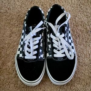 Boy's Van's casual sneakers